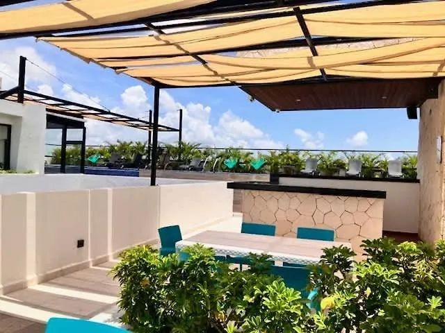 Central Playa Del Carmen Master Suite With Rooftop Pool And Gym Wifi Free Parking Near Beach Apartment
