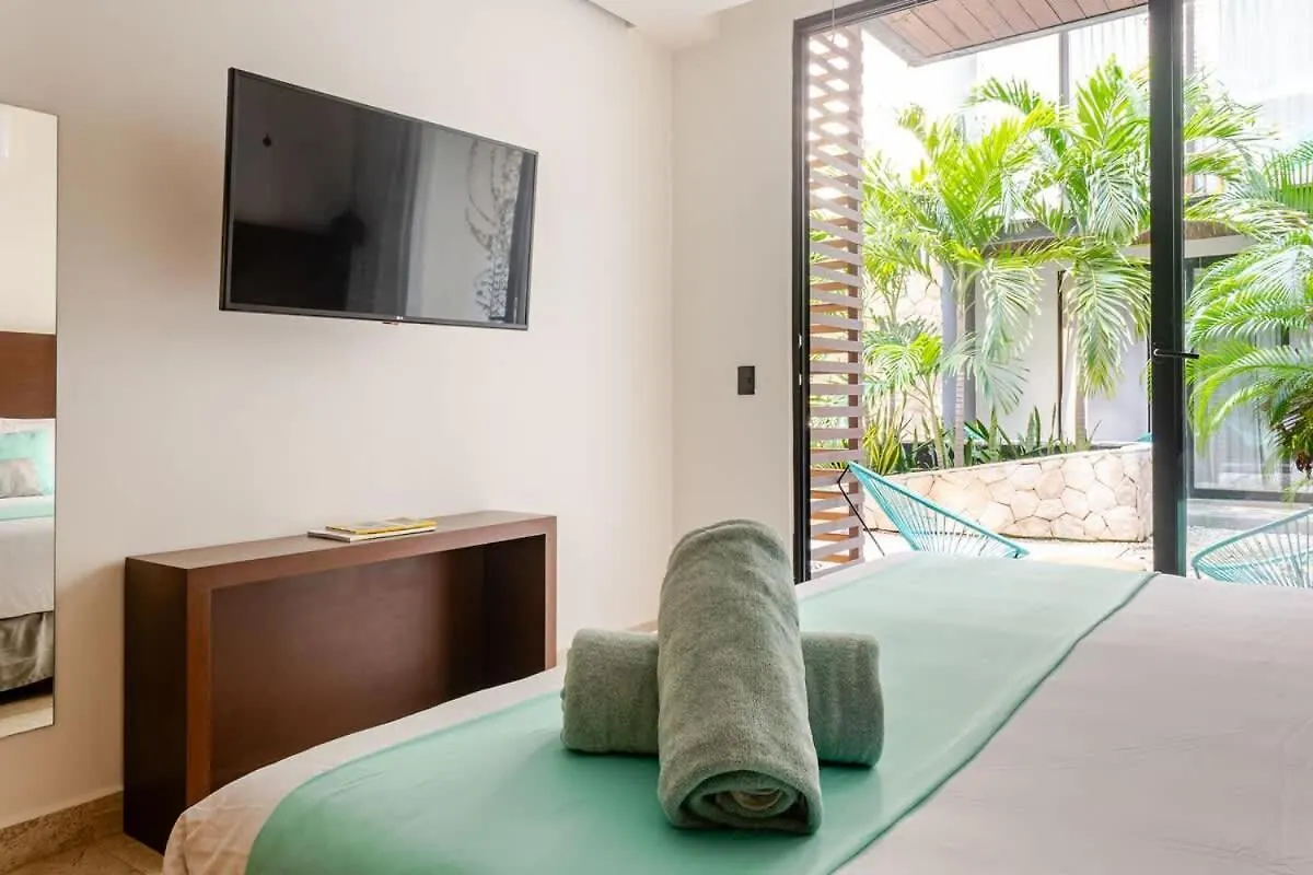 Central Playa Del Carmen Master Suite With Rooftop Pool And Gym Wifi Free Parking Near Beach Apartmán