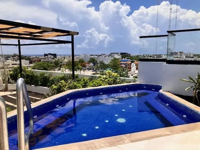 Central Playa Del Carmen Master Suite With Rooftop Pool And Gym Wifi Free Parking Near Beach Mexiko